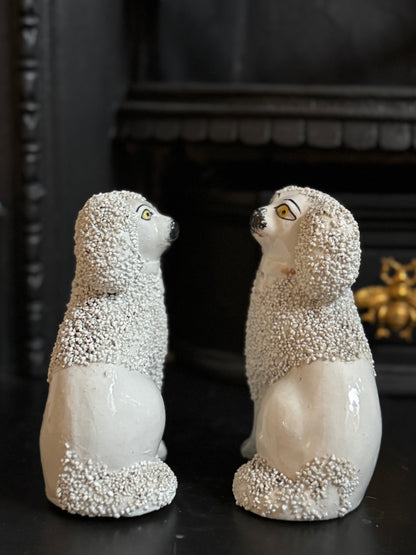 ヴィクトリア時代、スタッフォードシャードッグ・プードル（ペア）｜高さ約11cm