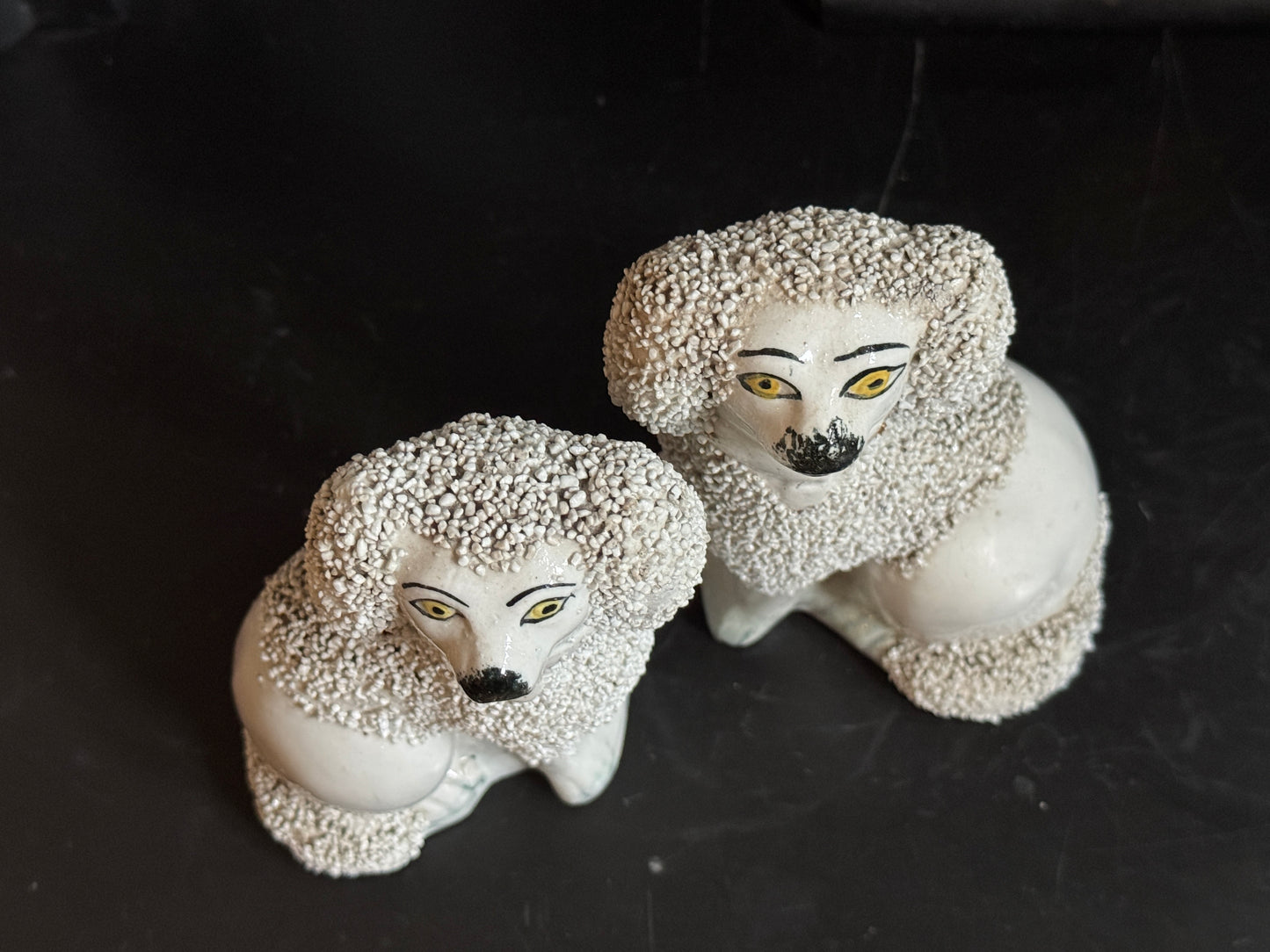 ヴィクトリア時代、スタッフォードシャードッグ・プードル（ペア）｜高さ約11cm