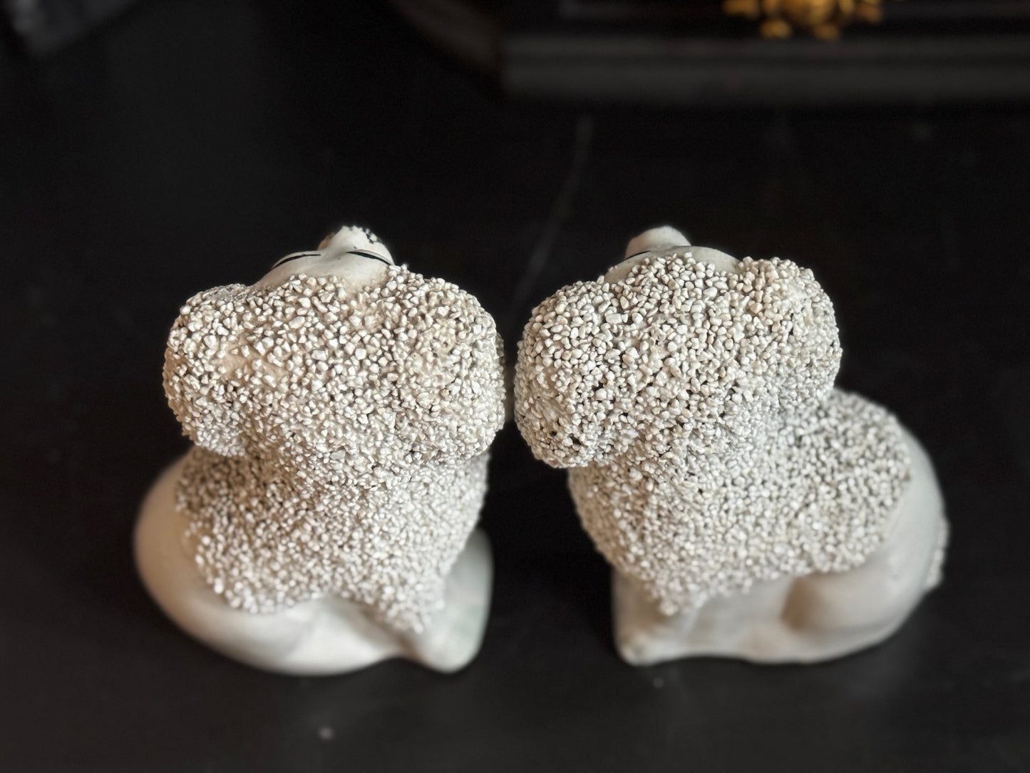 ヴィクトリア時代、スタッフォードシャードッグ・プードル（ペア）｜高さ約11cm