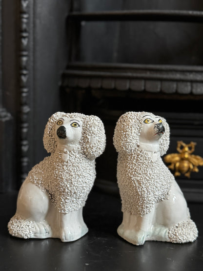 ヴィクトリア時代、スタッフォードシャードッグ・プードル（ペア）｜高さ約11cm