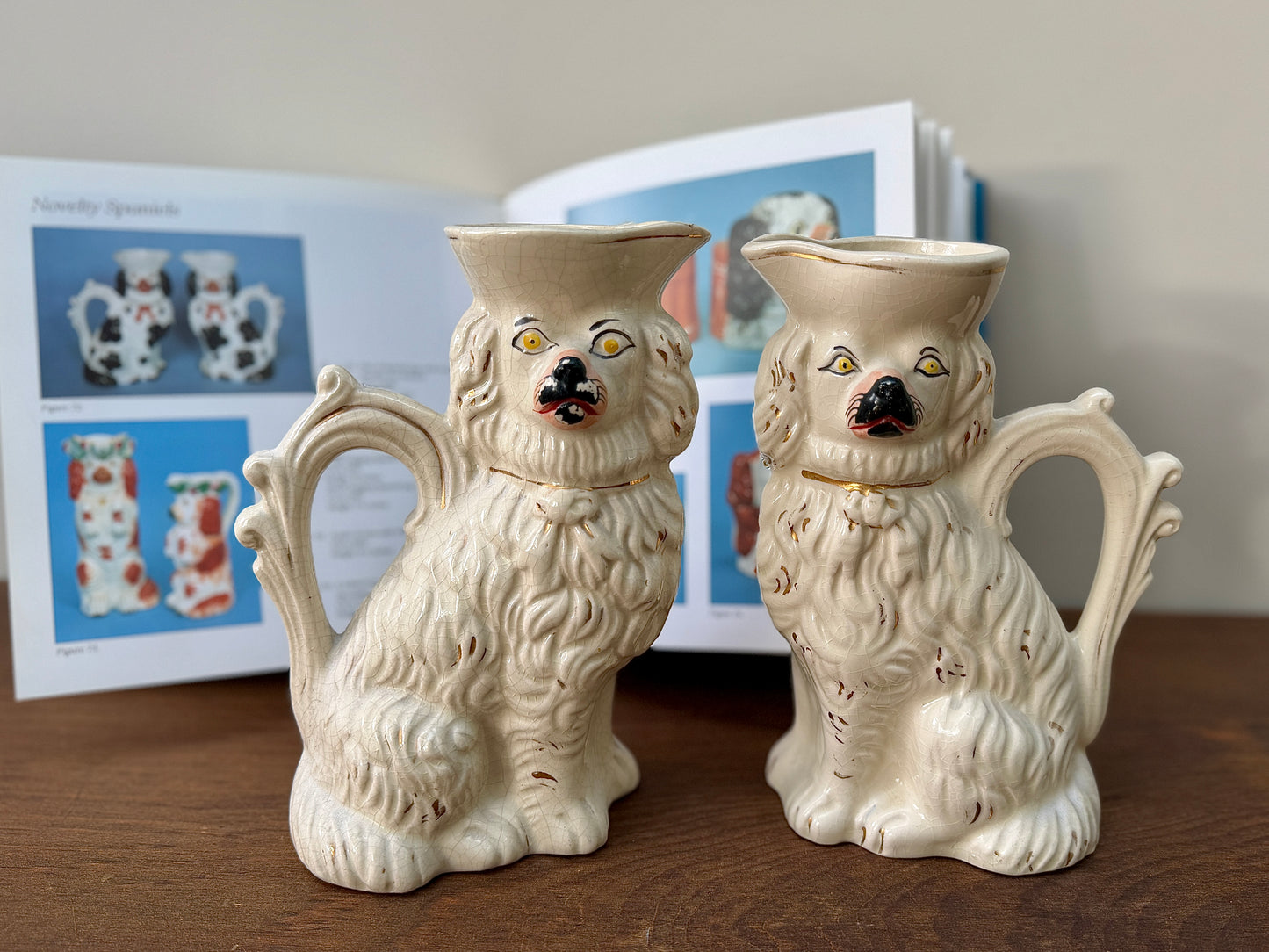 アンティーク、スタッフォードシャードッグ、スパニエルのジャグ（ペア）｜1850年頃