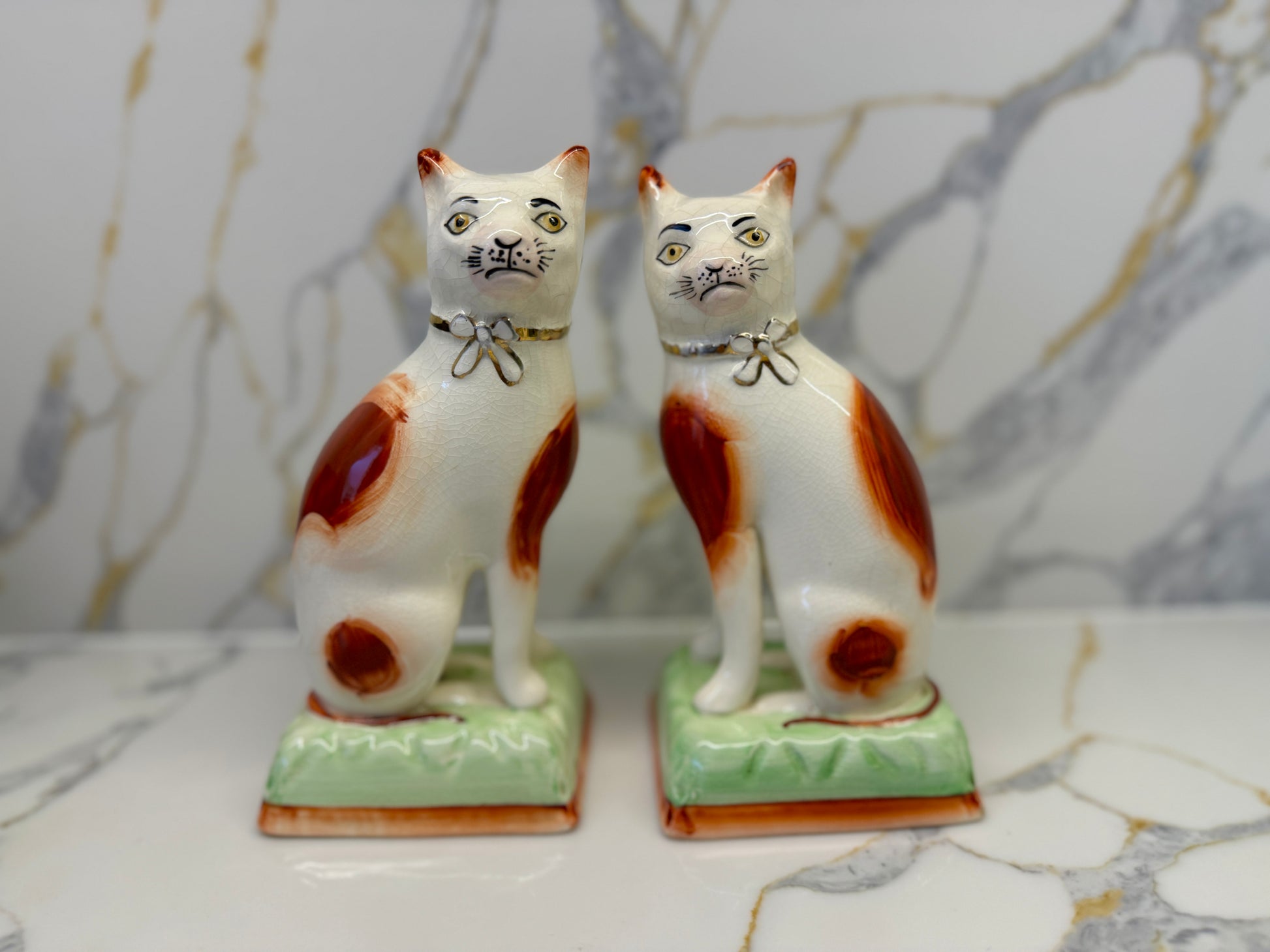 Staffordshire Cats　アンティーク　スタッフォードシャーキャット　猫の置物