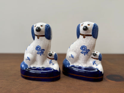 ヴィンテージ、スタッフォードシャードッグ、母犬と子犬｜青い花柄｜1940〜1950年代頃