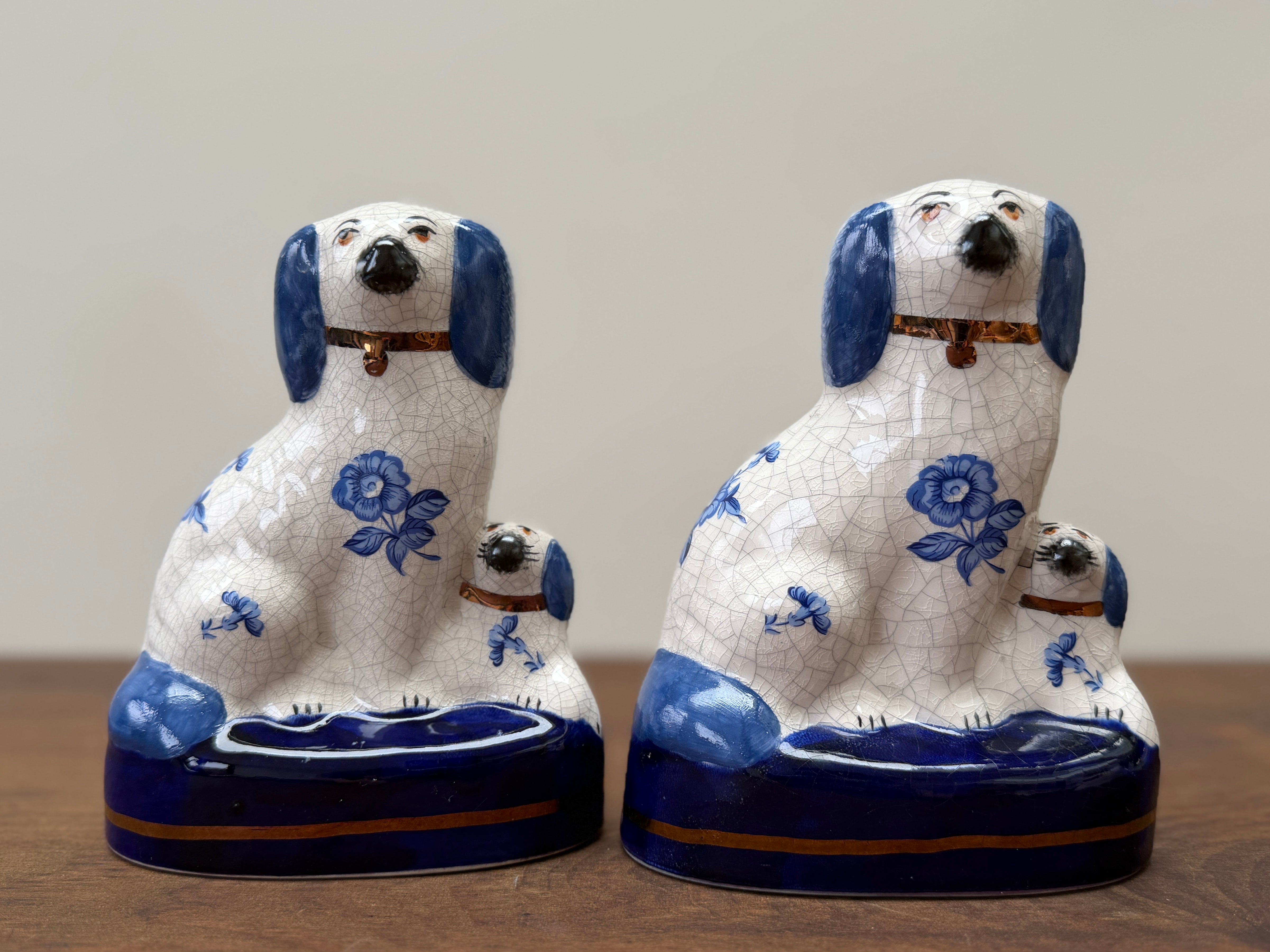 Antique ミニョネット　With dog　A BLUE Rare Mother and Pup Staffordshire Dogs with Blue Floral Design by
