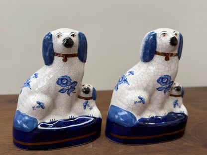 ヴィンテージ、スタッフォードシャードッグ、母犬と子犬｜青い花柄｜1940〜1950年代頃