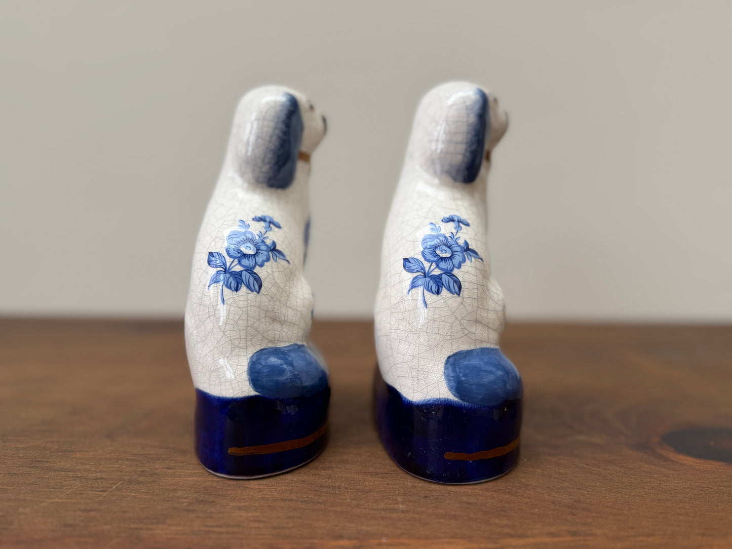 ヴィンテージ、スタッフォードシャードッグ、母犬と子犬｜青い花柄｜1940〜1950年代頃