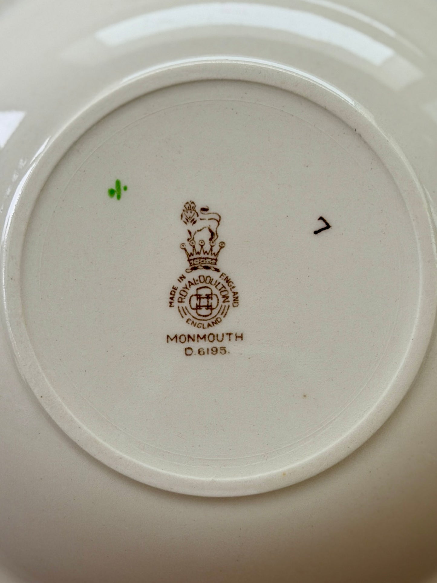 ロイヤルドルトン「モンマス」食器セット - スカラップリム、1950年代