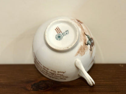 ロイヤルドルトン社、ナーサリーライム「ヘイ・ディドル・ディドル」柄のアンティーク・カップ＆ソーサー｜C.1908年頃