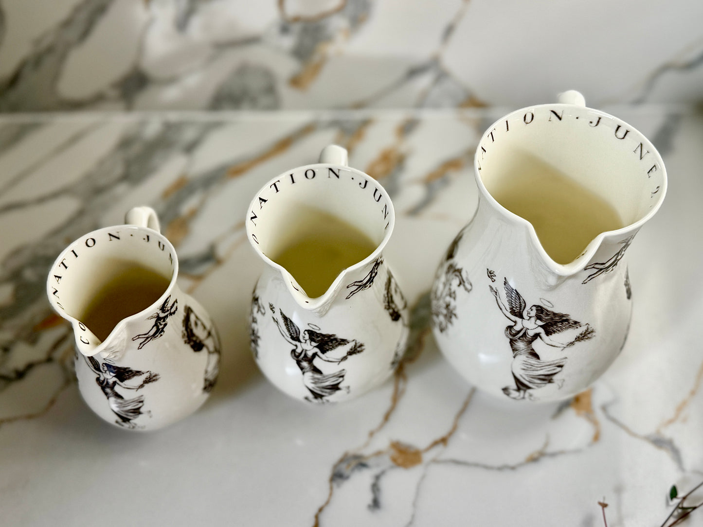 ロイヤルウースター、エリザベス女王戴冠記念ジャグ（３個セット）｜1953年