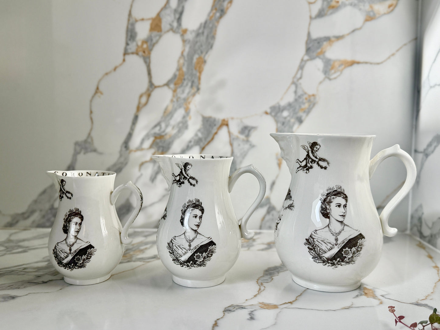 ロイヤルウースター、エリザベス女王戴冠記念ジャグ（３個セット）｜1953年