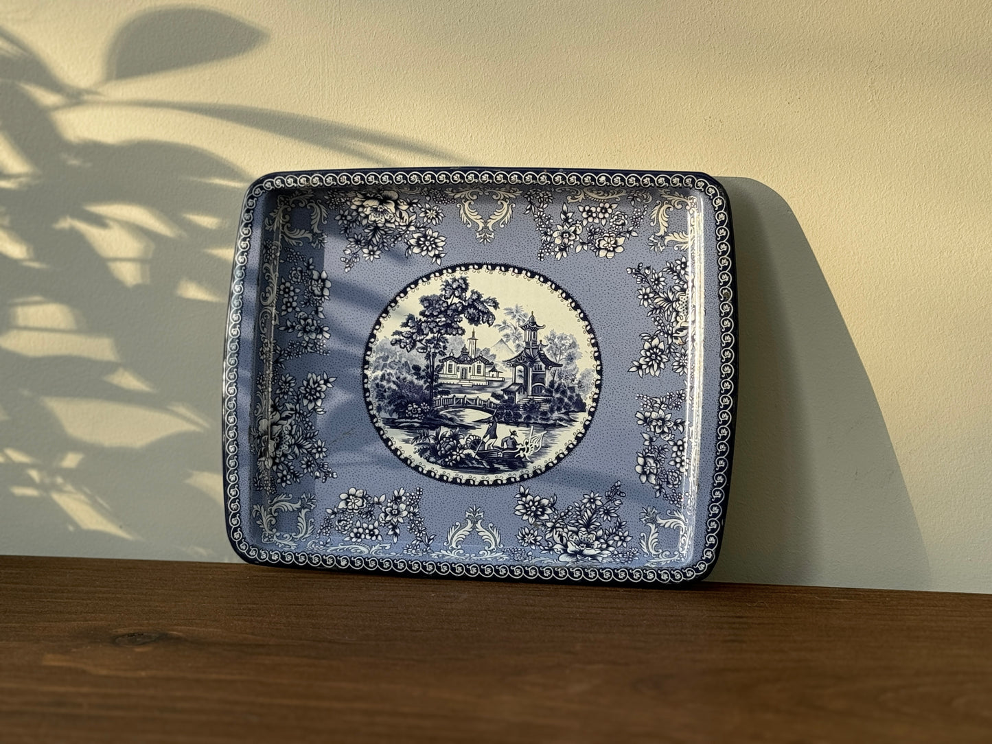 Small Vintage Tin Tray by Daher Long Island | Blue & White Chinoiserie