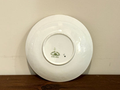 タスカン・チャイナ社、ナーサリーライム「ヘイ・ディドル・ディドル」柄のアンティーク・カップ＆ソーサー｜c.1910年代