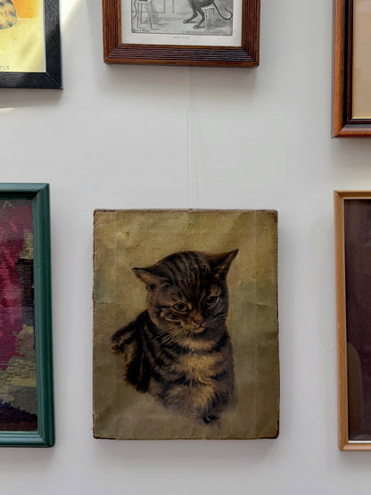 Victorian Oil Portrait of a Tabby Cat on Canvas – Beautifully Timeworn, c. Late 19th Century　Gallery Wall ヴィクトリア時代 キジトラ猫の油彩画｜19世紀後期頃　ギャラリーウォール　