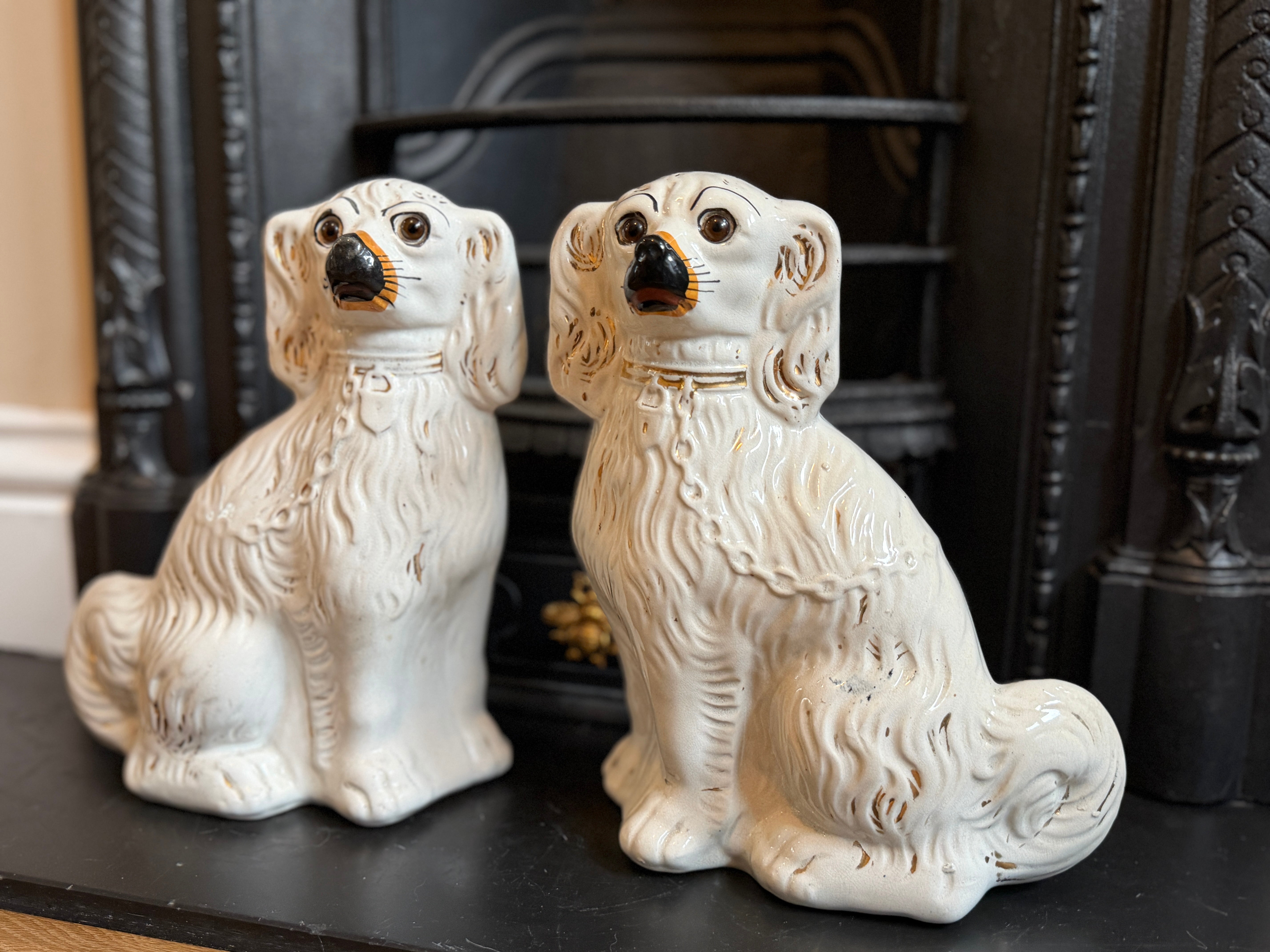 英国 ベズウィック スタッフォードシャー　スパニエル ドッグ　ペア　ビンテージ アンティーク、ガラスの目のスタッフォードシャードッグ（スパニエル