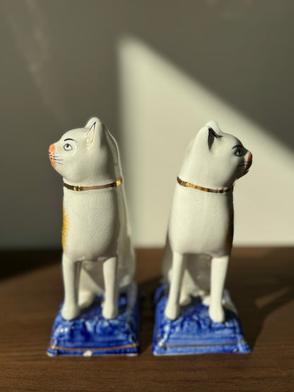 ヴィクトリア朝風スタッフォードシャーキャットのペア｜ピンクのマズル（大きめ、18cm）