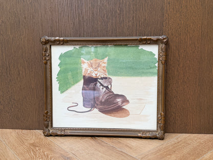 ヴィンテージ 猫のオリジナル水彩画 ブーツで眠る子猫｜額入り