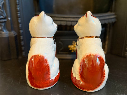 ウィリアム・ケント社、スタッフォードシャーキャットのペア | 赤茶色の柄、C.1940 - 1950年代