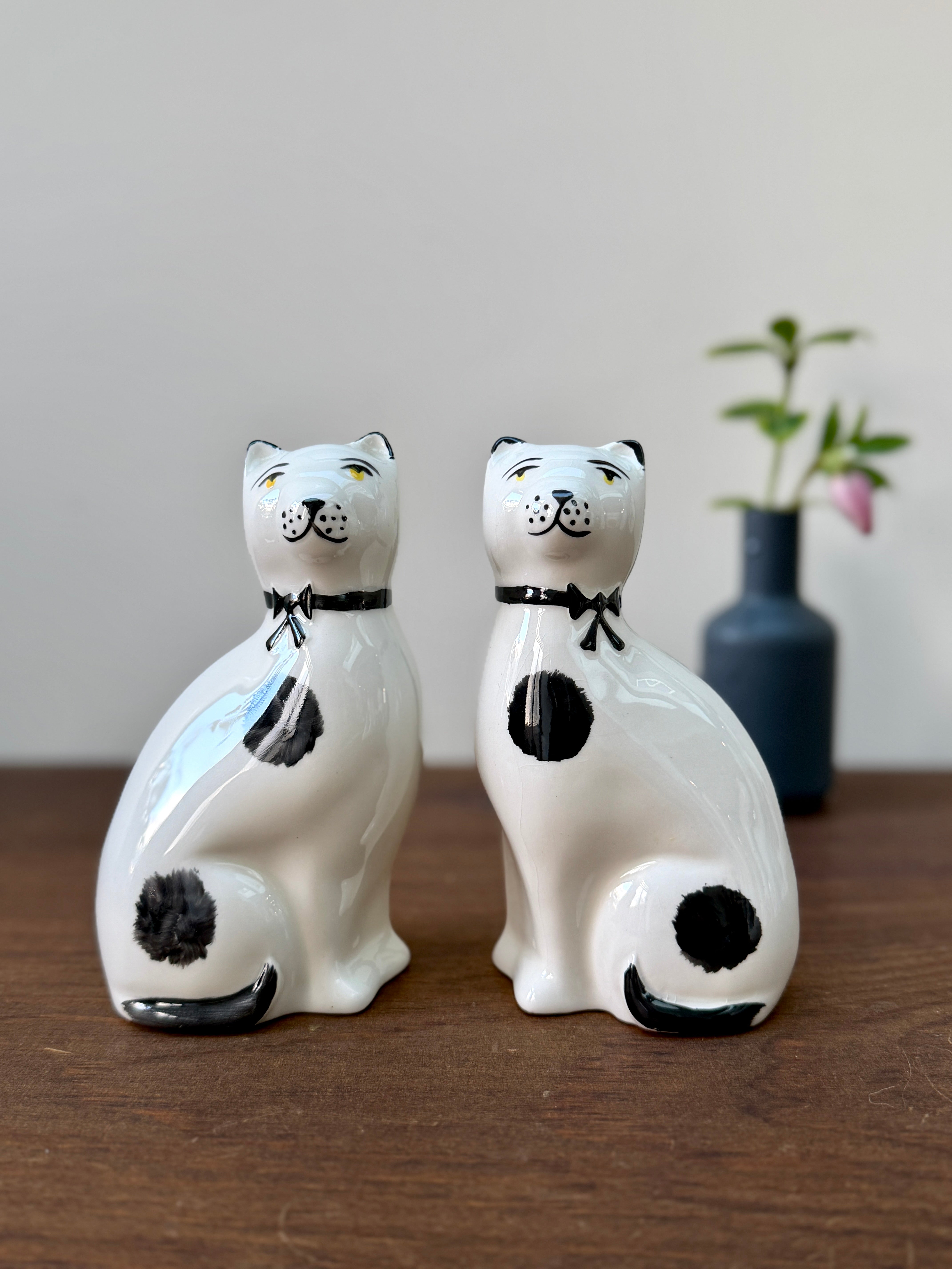 Vintage, Pair of Mid-Century Staffordshire Cats by Arthur Wood