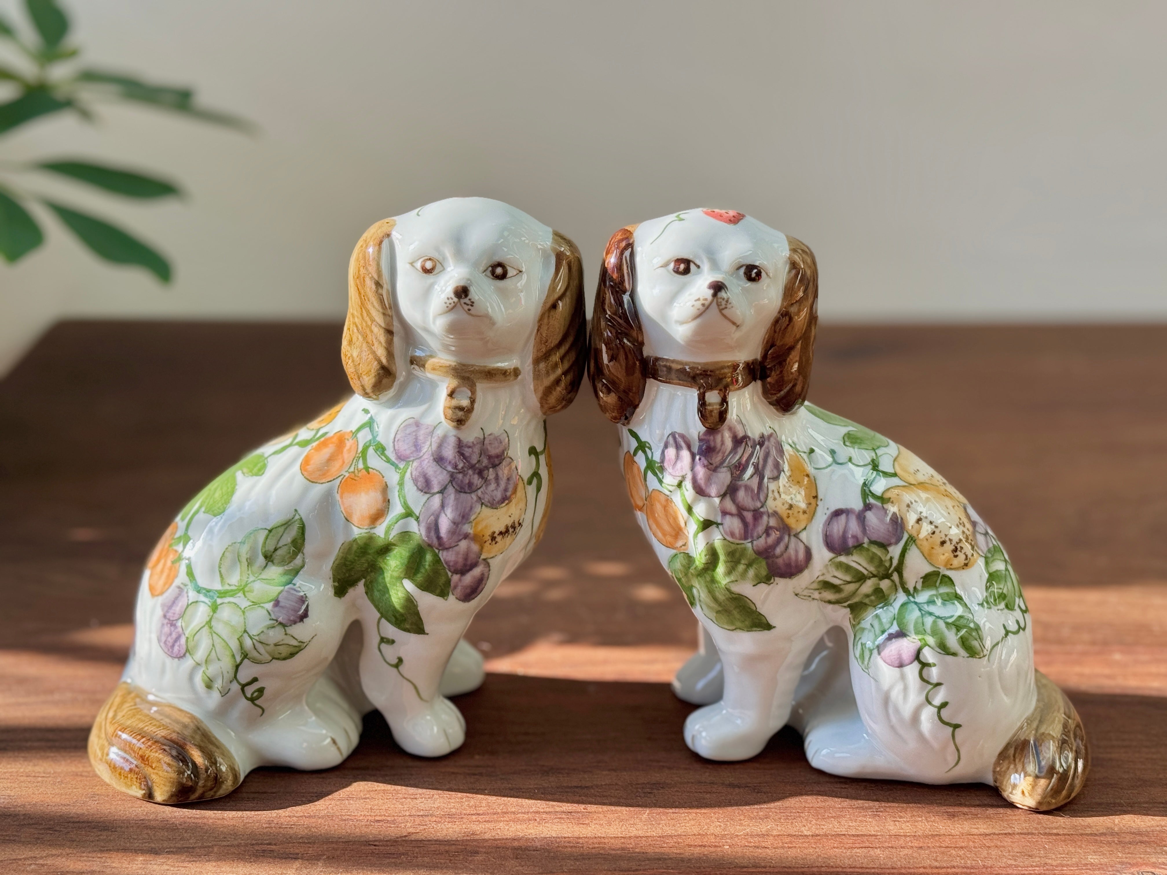 ヴィンテージ、スタッフォードシャードッグ風の犬の置物（ペア