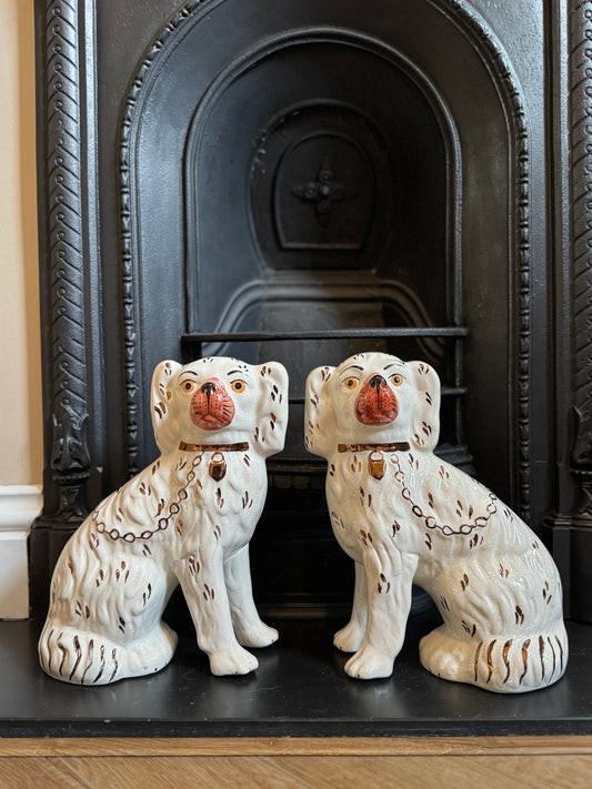 Vintage Pair of Staffordshire Dogs with Gilt Motifs | William Kent, C.1940s - 1950s