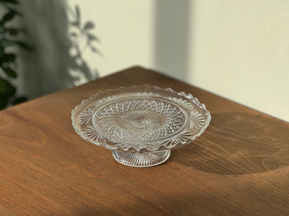 Vintage_Pressed_Glass_Pedestal_Cake_Stand_with_Scalloped_Edge_and_Diamond_Pattern_Antique_Clear_